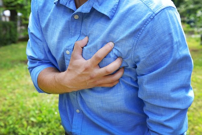 Un latido cardíaco rápido o anormal podría ser una indicación de que tienes una arteria bloqueada dentro de tu corazón