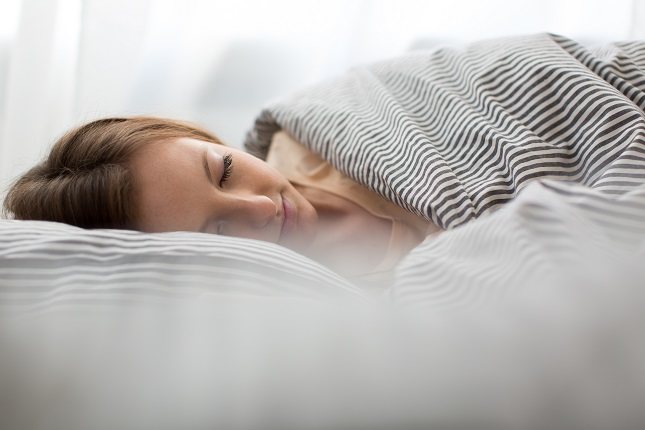  El cuerpo quema casi tantas calorías mientras duerme como cuando está sentado mirando televisión