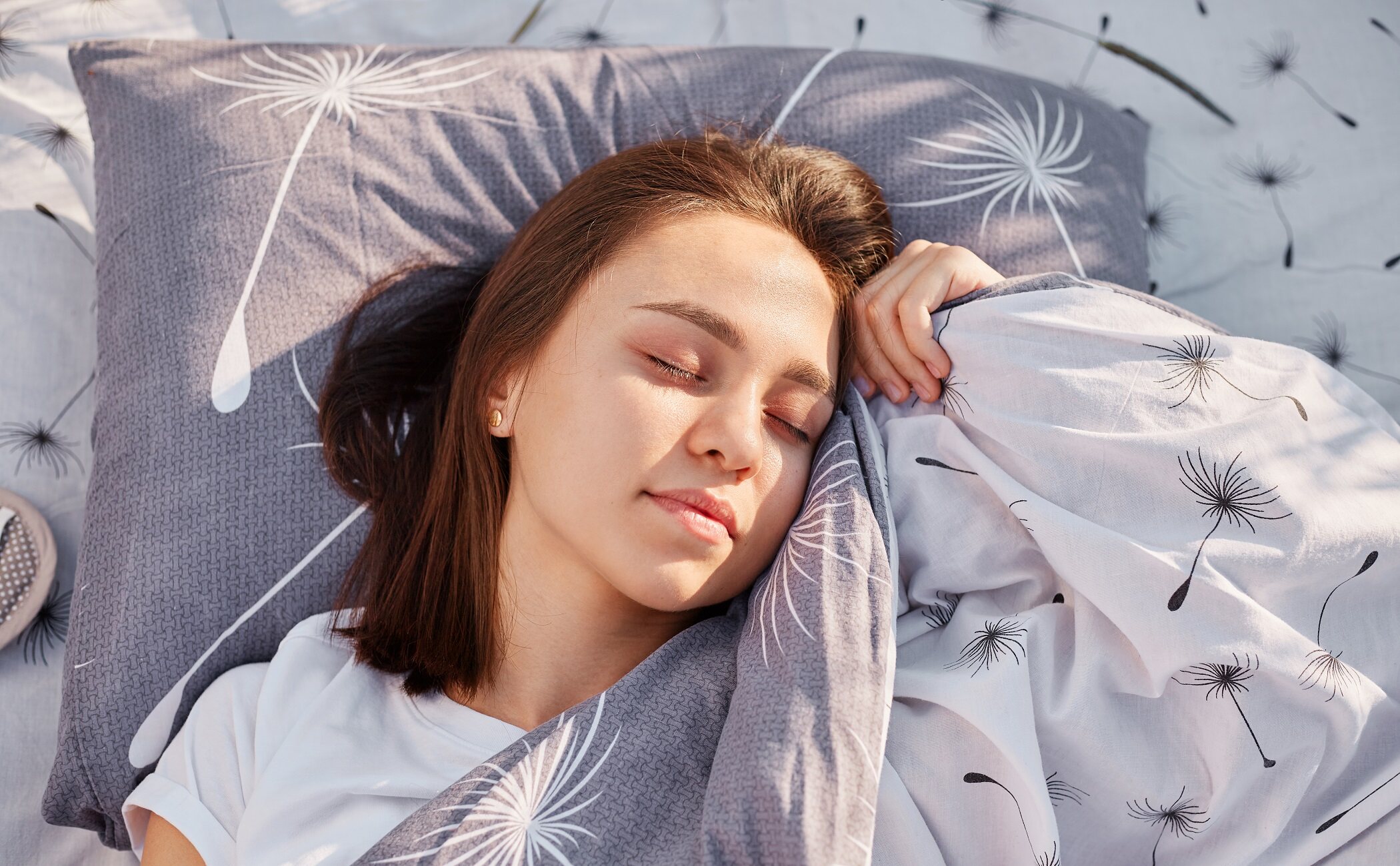 ¿Es malo usar el ventilador las noches de verano?