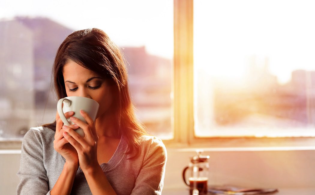 ¿Tomas café y eres mujer? ¡Necesitas saber esto!