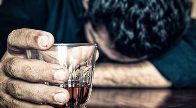 Daños que no sabías que te provoca beber alcohol