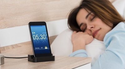 Dormir cerca de tu teléfono puede afectar a tu salud