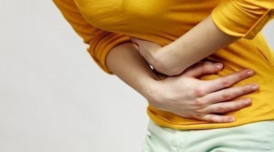 Por qué tienes dolor abdominal en la parte izquierda si eres mujer