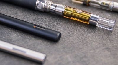 ¿Son de verdad peligrosos los vapeadores?